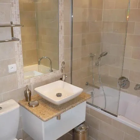 Le Piree Apartment