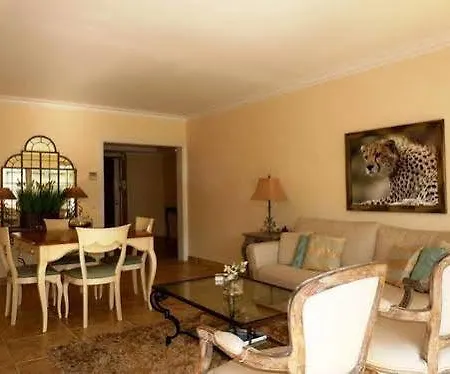 Le Piree Apartment *