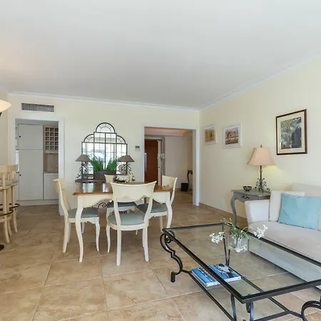Le Piree Apartment